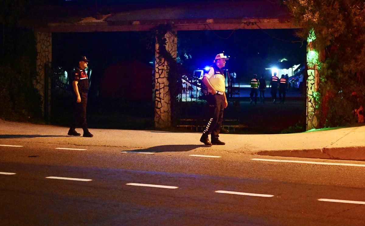 İstanbul Adliyesi'nde görevli Cumhuriyet Savcısı Ercan Kayhan restoranda yemek yediği sırada bir...