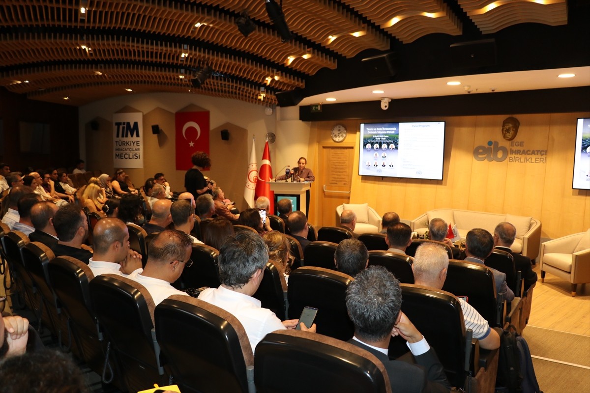 İzmir'de, Cumhurbaşkanlığı Tarım ve Gıda Politikaları Kurulu iş birliğinde "Tarım ve Gıda...