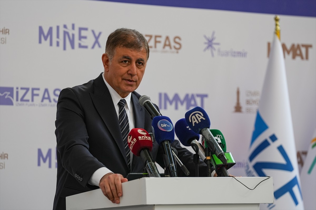 İzmir'de, maden arama, kırma-eleme, sondaj, taşıma, cevher hazırlama ve iş güvenliği ekipmanları...