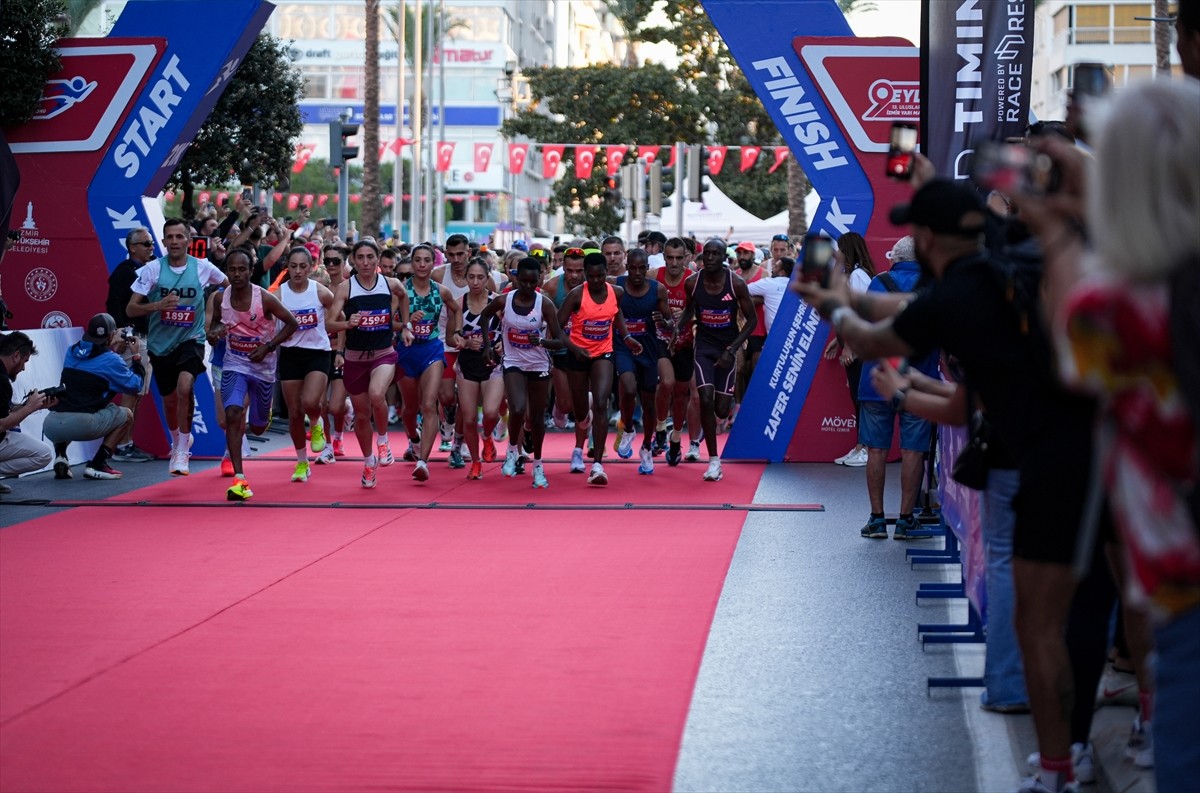İzmir'in düşman işgalinden kurtuluş günü etkinlikleri kapsamında bu yıl 13'üncüsü gerçekleştirilen...