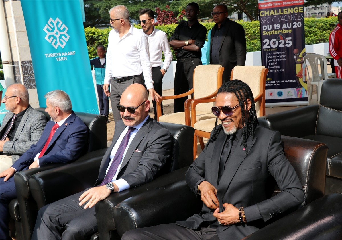 Kamerun’un başkenti Yaounde’deki Türkiye Maarif Koleji’nde düzenlenen spor olimpiyatlarının yarı...