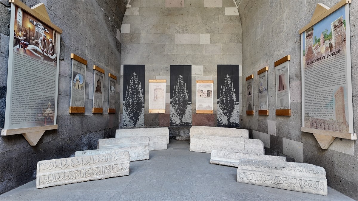 Kayseri Kültür Yolu Festivali'ne hazırlık kapsamında Selçuklu Uygarlığı ve Gevher Nesibe Tıp...