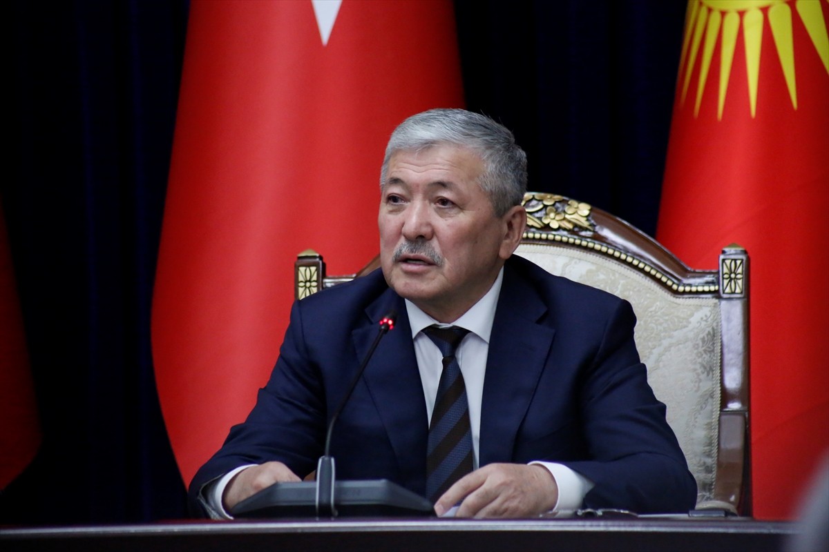 Kırgızistan Bakanlar Kurulu Başkanı ve Cumhurbaşkanlığı İdaresi Başkanı Adılbek Kasımaliyev, resmi...