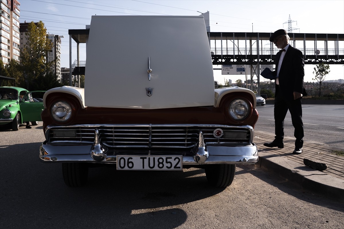 Klasik otomobil kulübü "Riders and Brothers" tarafından düzenlenen, prostat kanserine ilişkin...