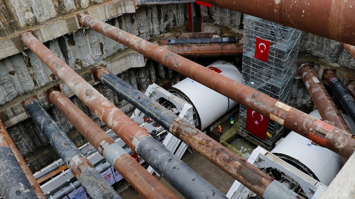 Kocaeli’de, Körfez-Derince-İzmit-Kartepe hattında hizmet verecek 28,5 kilometrelik Körfezray...