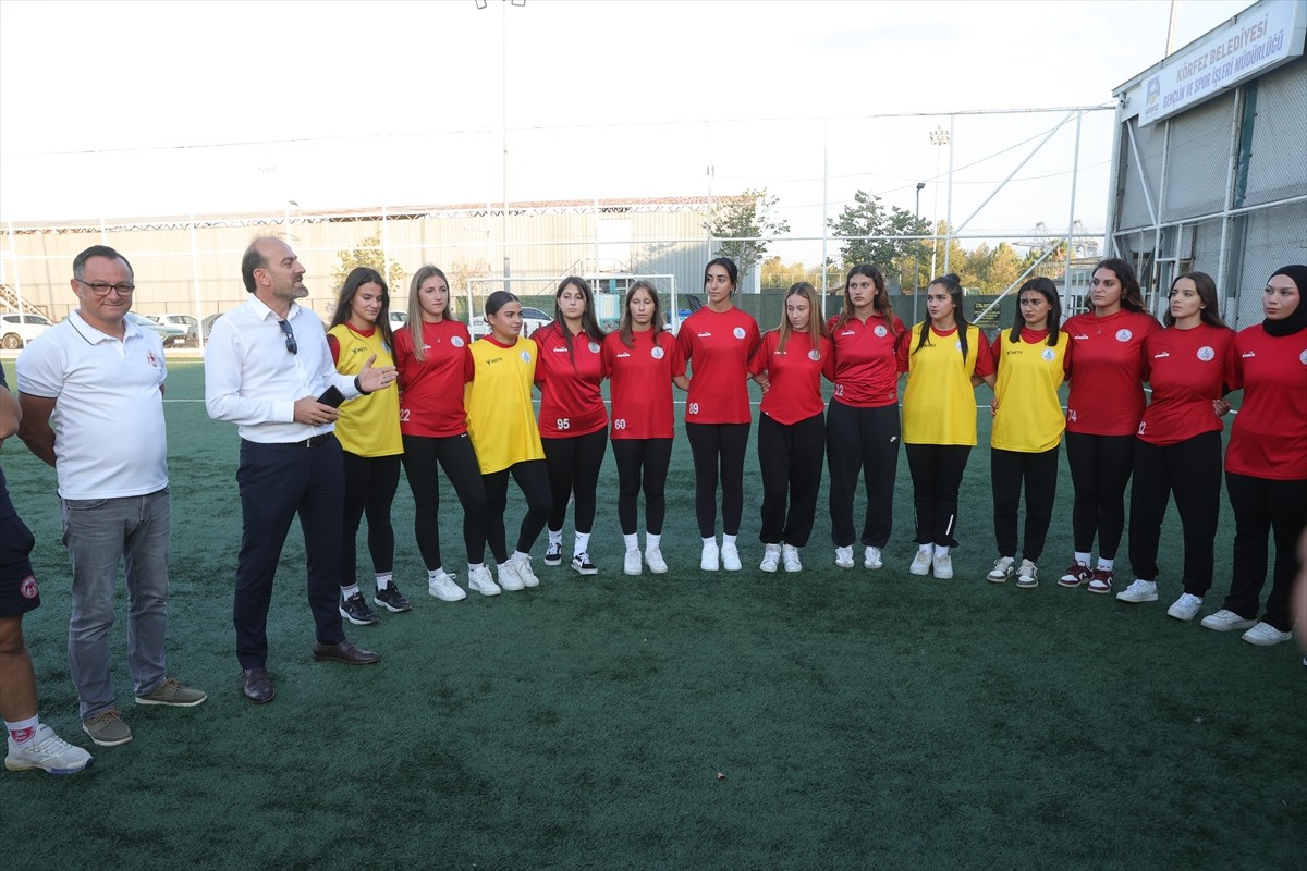 Körfez Gençlerbirliği Spor Kulübü, ragbi branşında milli takıma sporcu yetiştiriyor. Türkiye ligi...