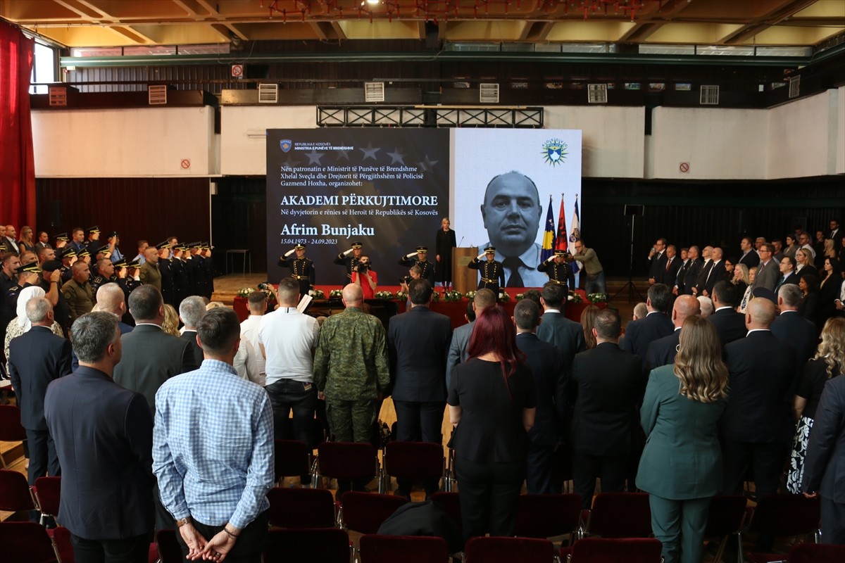 Kosova'nın kuzeyinde 2023'te düzenlenen Banjska saldırısı sırasında silahlı Sırp grubun ateş...