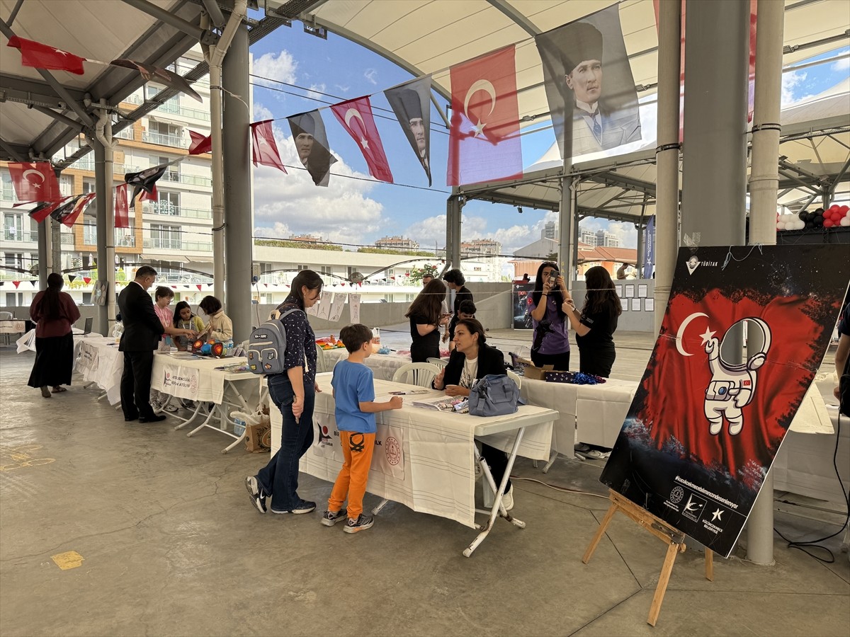 Küçükçekmece'de bilim ve uzay meraklılarını buluşturan "Bir Astrofest Serüveni" başlıklı festival...