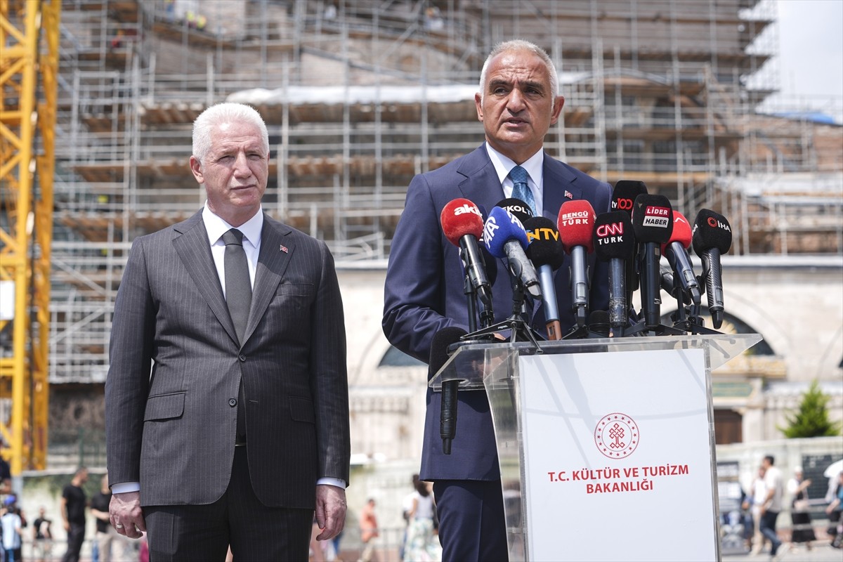 Kültür ve Turizm Bakanı Mehmet Nuri Ersoy, Ayasofya-i Kebir Camisi'nin restorasyon ve güçlendirme...