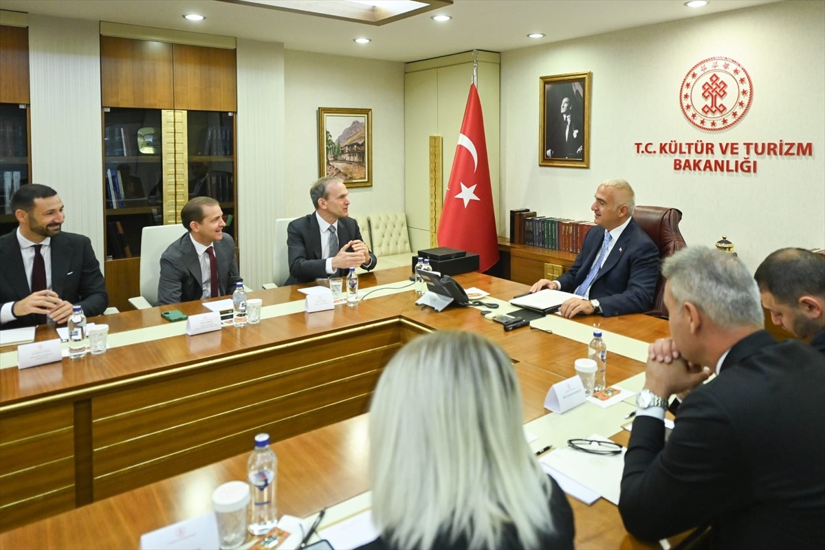 Kültür ve Turizm Bakanı Mehmet Nuri Ersoy, Google Küresel İlişkiler Başkanı Kent Walker ve...