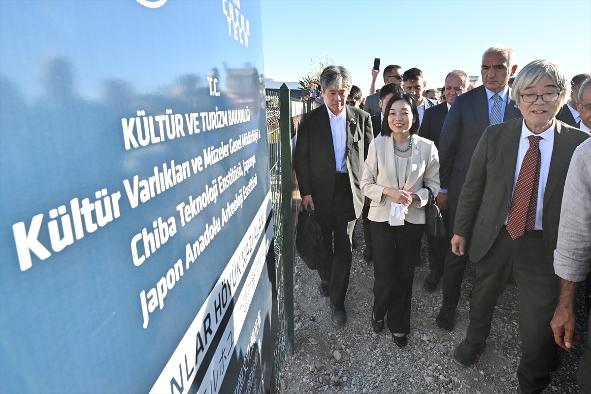 Kültür ve Turizm Bakanı Mehmet Nuri Ersoy, Japonya Altes Prensesi Akiko Mikasa ile Ayanlar Höyük...