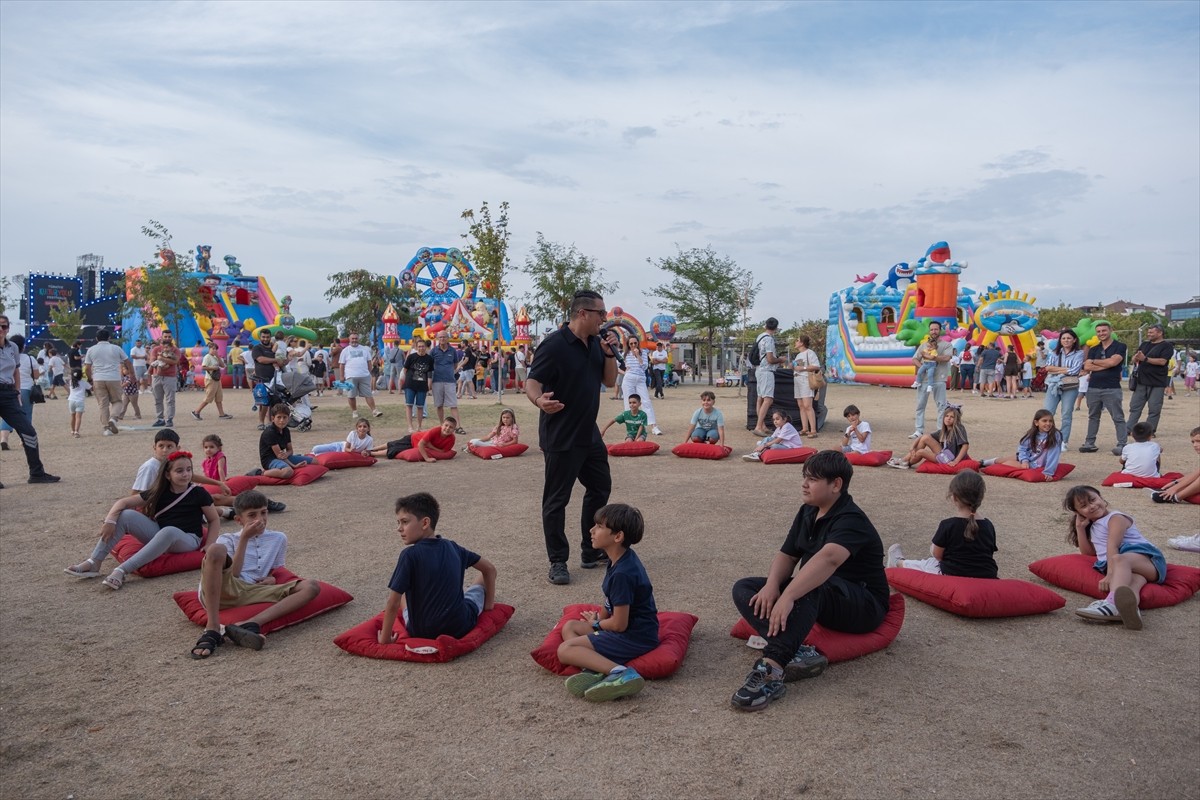 Kültür ve Turizm Bakanlığınca düzenlenen Çanakkale Kültür Yolu Festivali, son gün etkinlikleriyle...