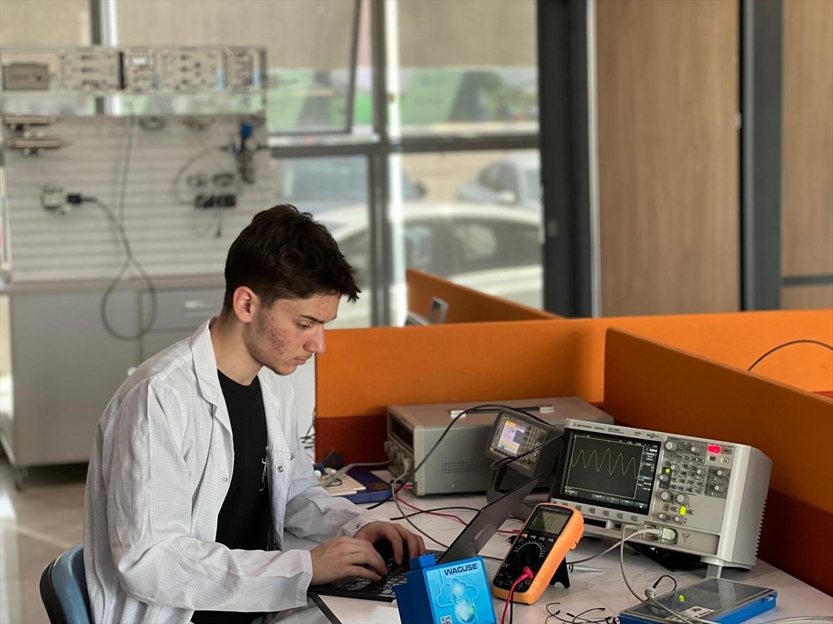 Lise öğrencisi Kağan Mehmet Özkök, Stockholm'de düzenlenen "Stockholm Gençler Su Ödülü...