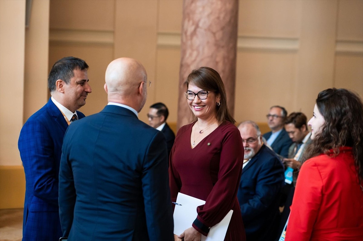 Macaristan'daki bir üniversite bünyesinde kurulan Türk Dünyası Çalışmaları Merkezinin resmi...