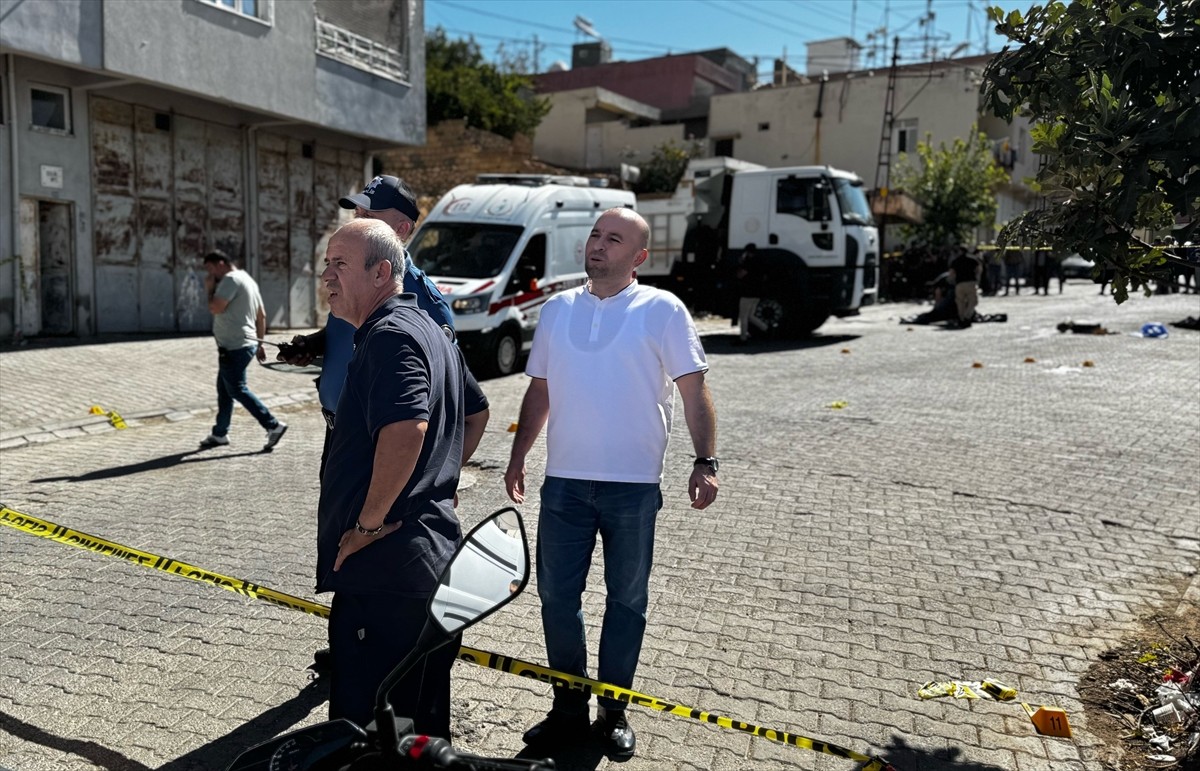 Mardin'in merkez Artuklu ilçesinde iki grup arasında çıkan silahlı kavgada 1 kişi hayatını...