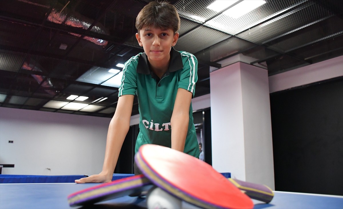 Masa tenisinde başarılı bir sezon geçiren 14 yaşındaki milli sporcu Görkem Öçal, Romanya'da...