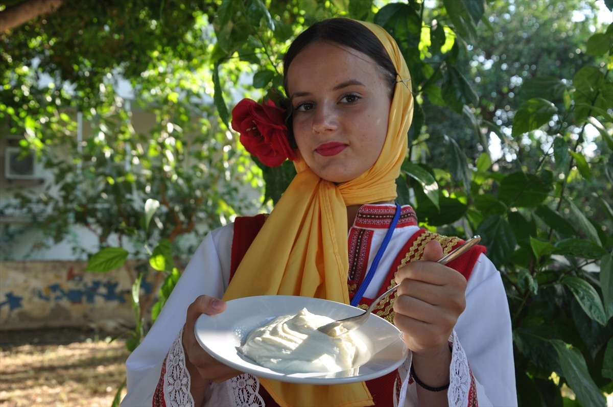 Mersin'in Silifke ilçesinde 52. Uluslararası Silifke Müzik ve Folklor Festivali kapsamında en iyi...