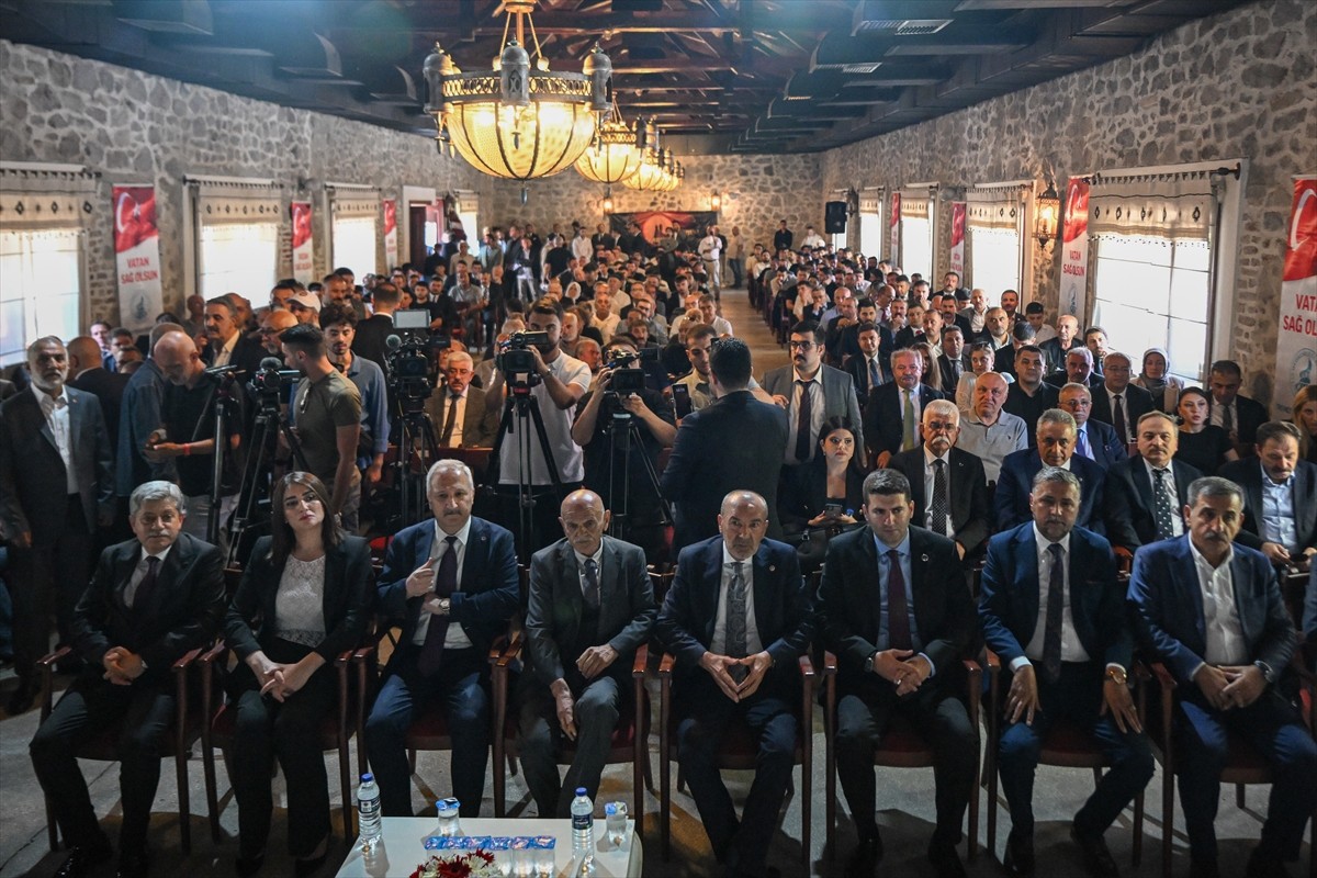 MHP Genel Başkan Yardımcısı Yaşar Yıldırım (solda), 12 Eylül darbesinin 45'inci yılı dolayısıyla...