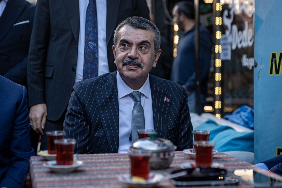Milli Eğitim Bakanı Yusuf Tekin, Erzurum'daki temasları kapsamında, Yenikapı Caddesi ile...