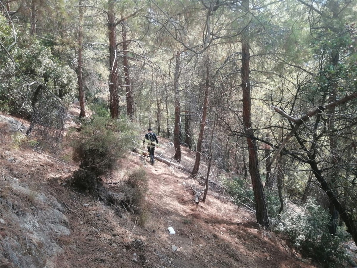 Muğla'nın Fethiye ilçesinde, dağda yürüyüş yaptığı sırada kaybolan Çin uyruklu turist, Kabak Koyu...