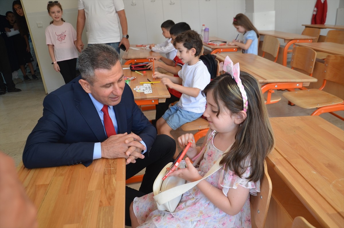 Muş'ta İl Milli Eğitim Müdürlüğünce 2025-2026 eğitim öğretim yılı kapsamında öğrencilere...