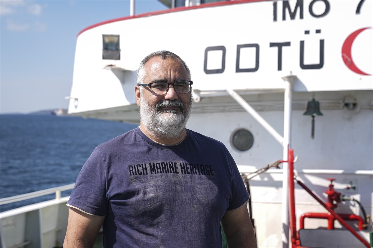 Orta Doğu Teknik Üniversitesi (ODTÜ) Deniz Bilimleri Enstitüsünden bilim insanları, Marmara...