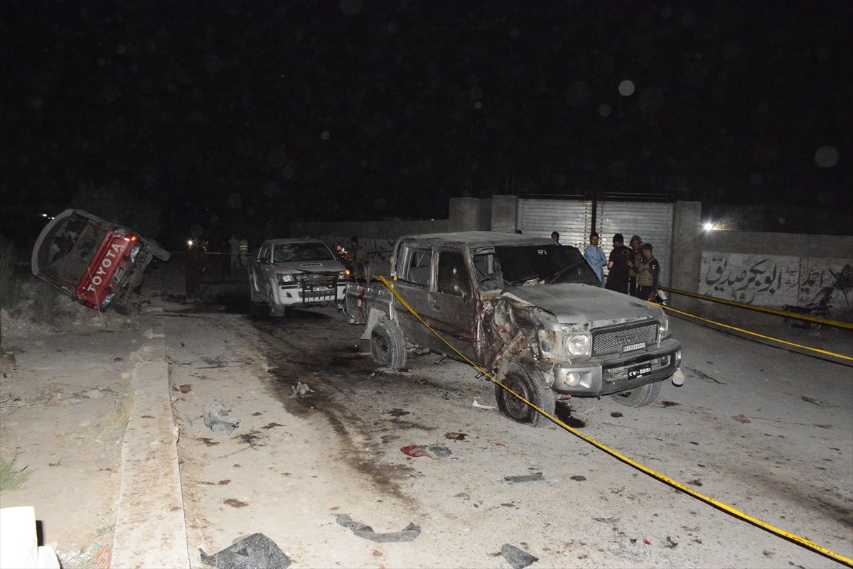 Pakistan'ın güneybatısındaki Belucistan eyaletinde düzenlenen bir mitingin yakınında meydana gelen...