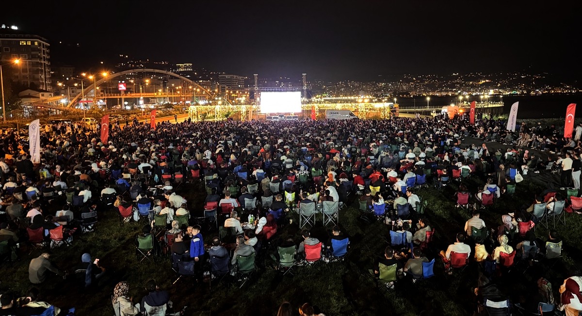 Rize'de vatandaşlar, A Milli Basketbol Takımı'nın 2025 Avrupa Basketbol Şampiyonası (EuroBasket...