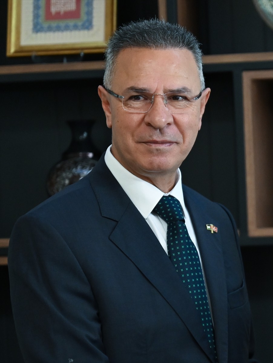 Saadet Partisi Genel Başkanı Mahmut Arıkan (sağ 2), Filistin'in Ankara Büyükelçisi Faed Mustafa...