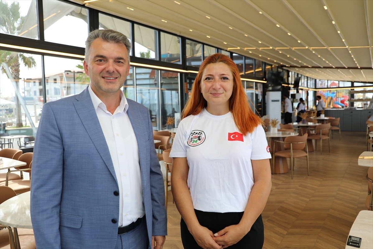 Sakarya'da Karasu Belediyesinde mimar olarak çalışan Betül Gözde İlter, Türkiye'deki ralli...