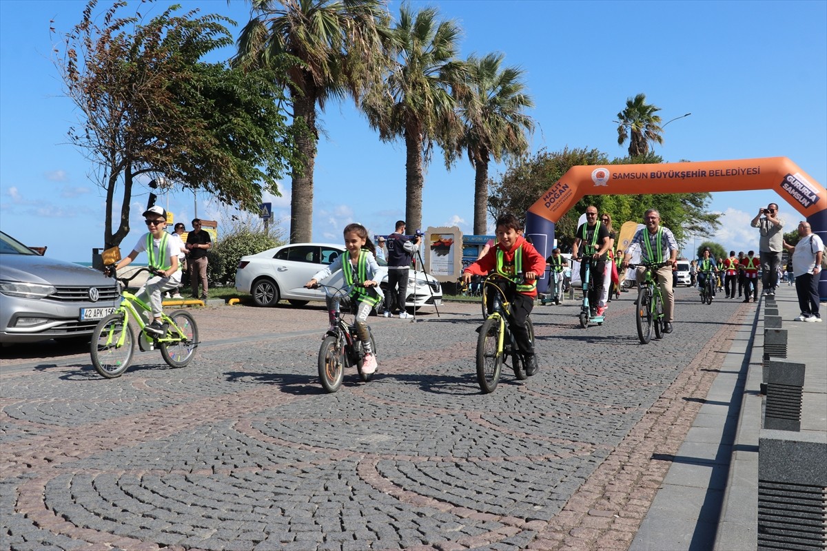 Samsun'da, Avrupa Hareketlilik Haftası kapsamında "Arabasız Gün Etkinliği" gerçekleştirildi....
