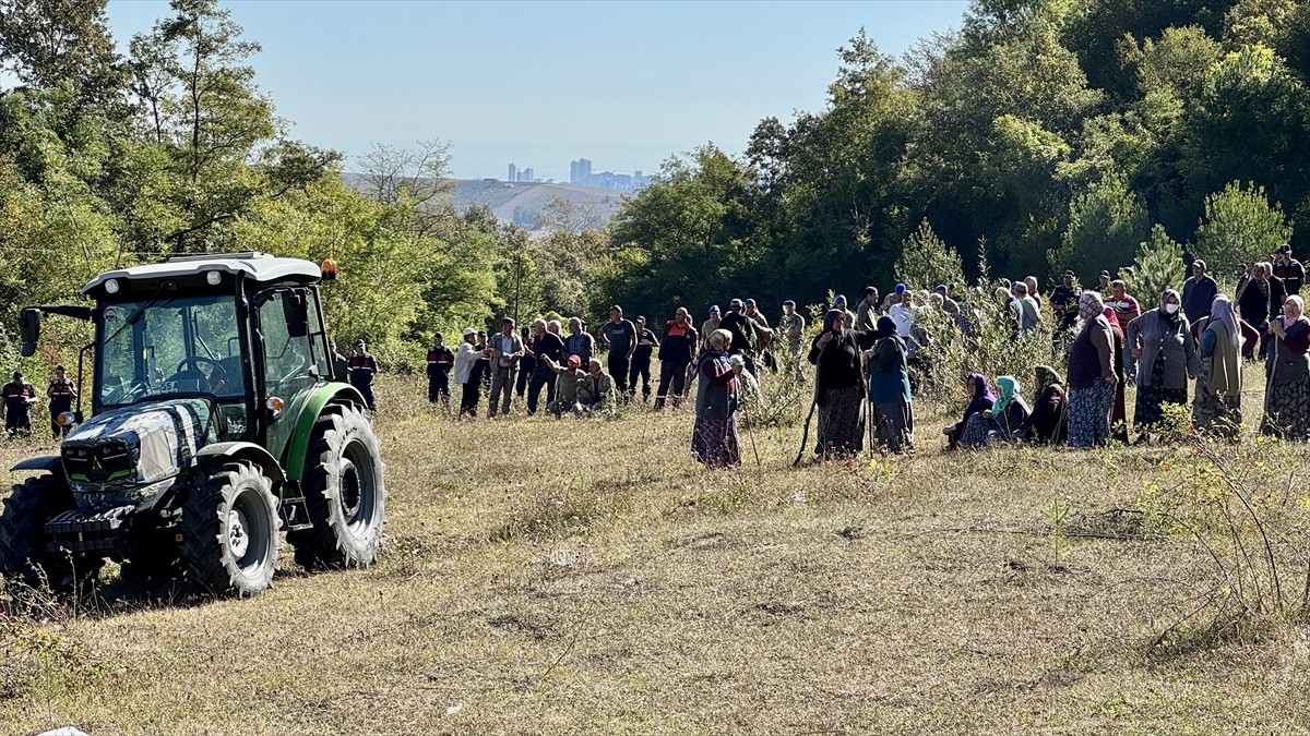 Samsun'un Atakum il­çe­sin­de Çatmoluk Ma­hal­lesi sa­kin­le­ri, Atakum Belediyesince yapılması...