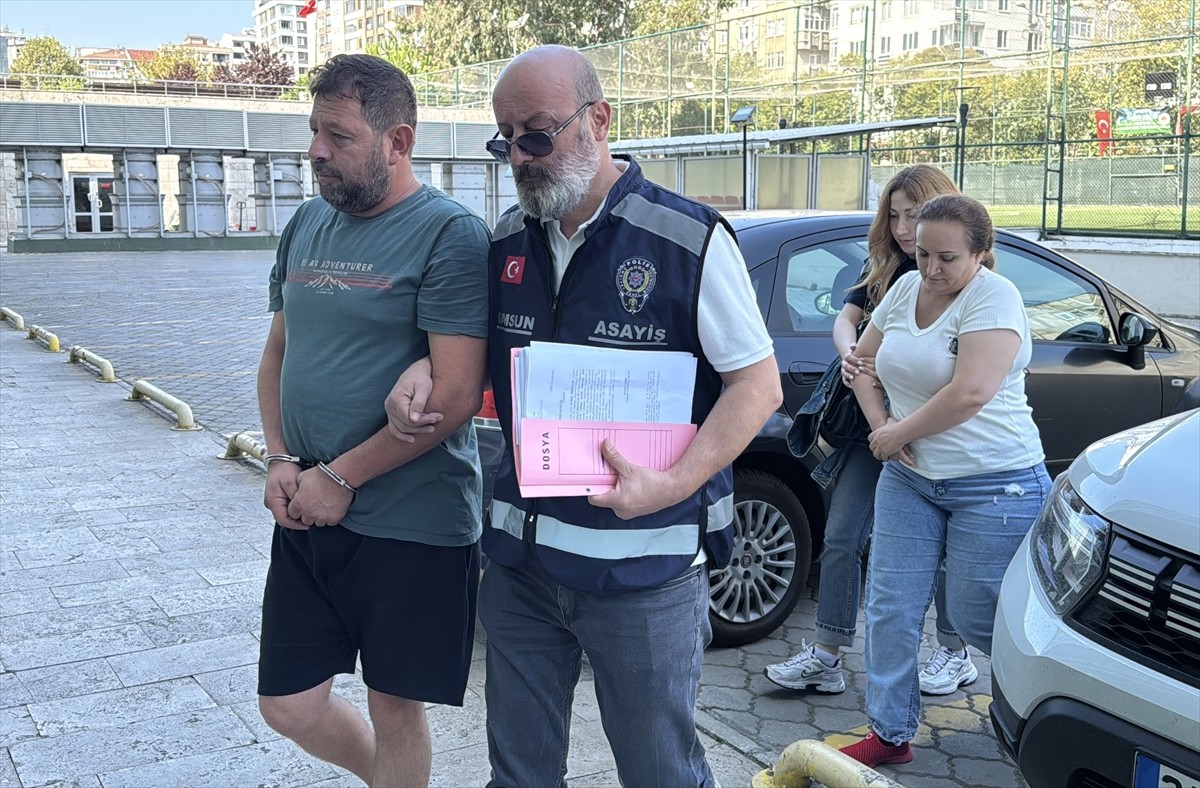 Samsun'un Atakum ilçesinde ziynet eşyası ile 100 bin lira çalan 2 zanlı gözaltına alındı.