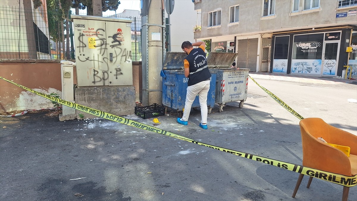 Samsun'un Bafra ilçesinde yere düşerek başından yaralanan kişi kaldırıldığı hastanede yaşamını...