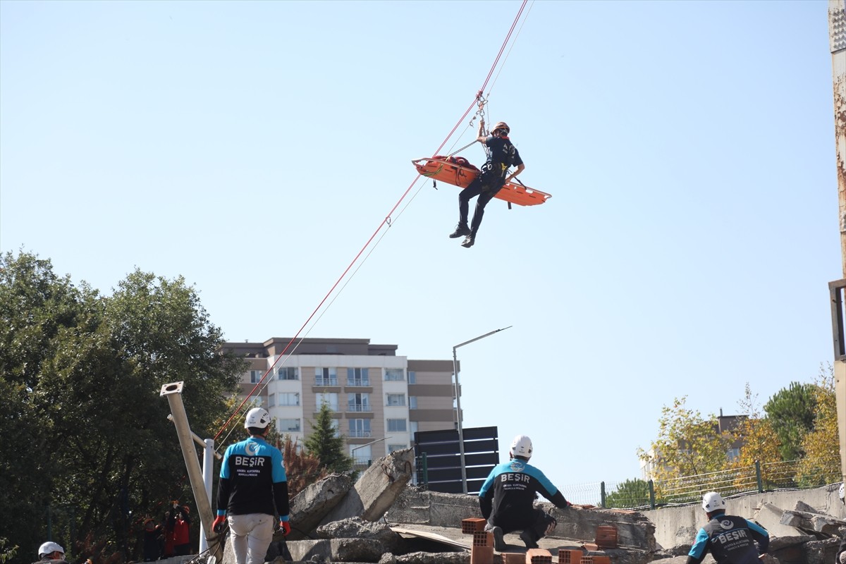 Samsun Afet ve Acil Durum Müdürlüğü (AFAD) ile sivil toplum kuruluşlarının katılımıyla olası...