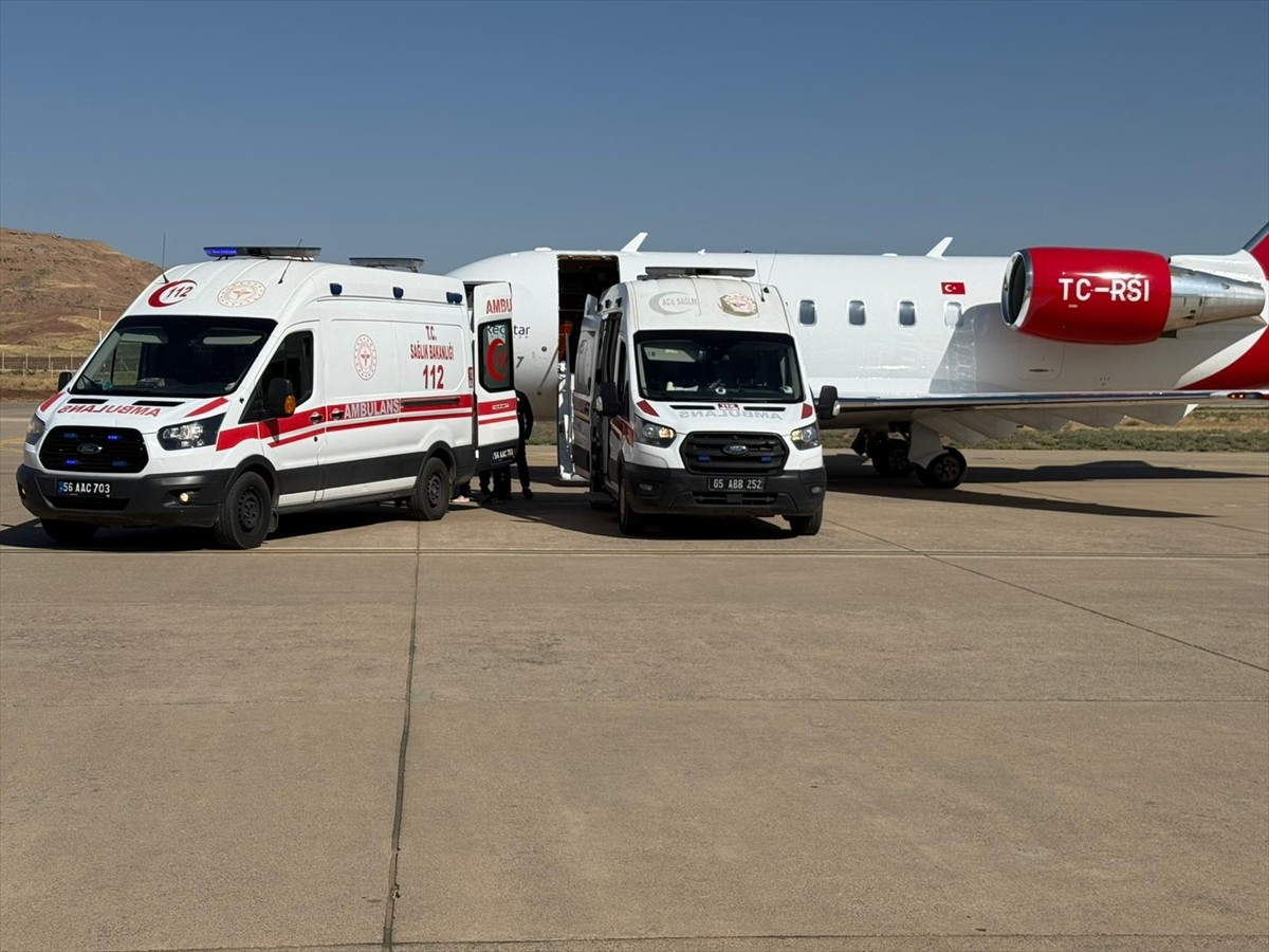 Siirt'te 59 yaşındaki hasta kadın, tedavisi için hava ambulansıyla İstanbul'a sevk edildi.