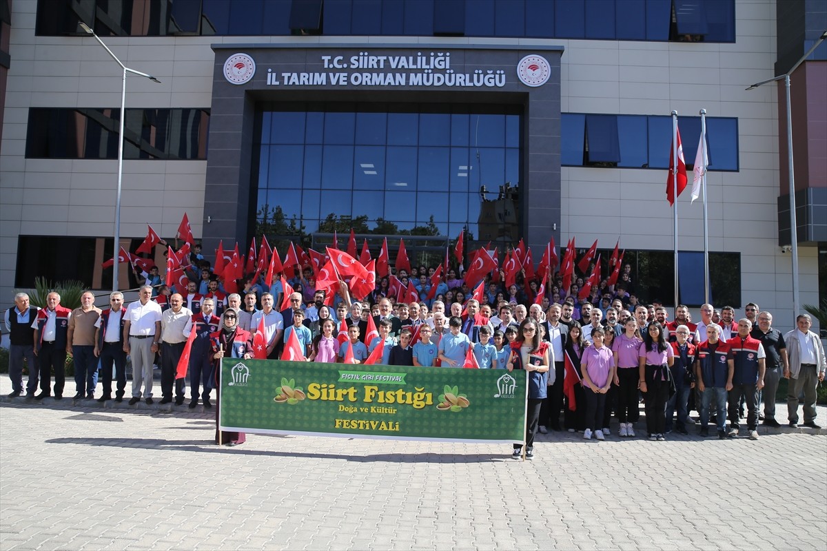 Siirt Fıstığı Doğa ve Kültür Festivali gerçekleştirildi. Siirt Valiliği himayesinde düzenlenen...
