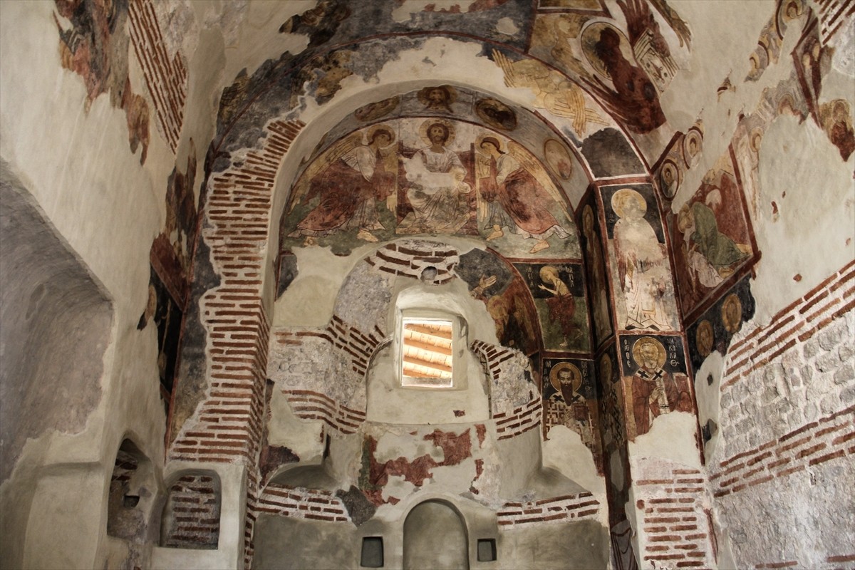 Sinop'ta, Balatlar Yapı Topluluğu kazısında ortaya çıkarılan ve restore edilen 700 yıllık tarihi...