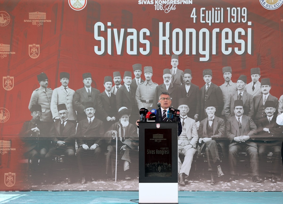Sivas Kongresi'nin 106. yıl dönümü dolayısıyla Atatürk ve Kongre Müzesi bahçesinde tören...