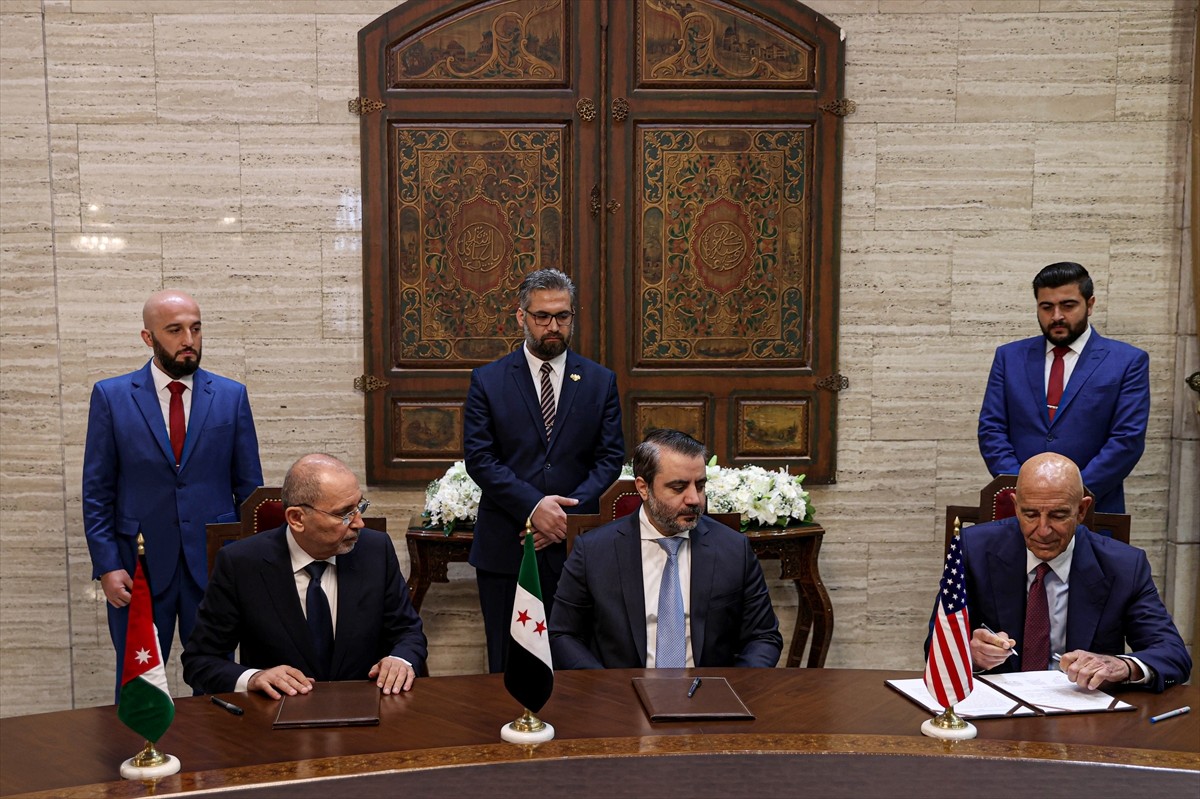 Suriye, Ürdün ve ABD, dürzi nüfusun yoğun olduğu Süveyda'da ortak yol haritasını belirledi. Suriye...