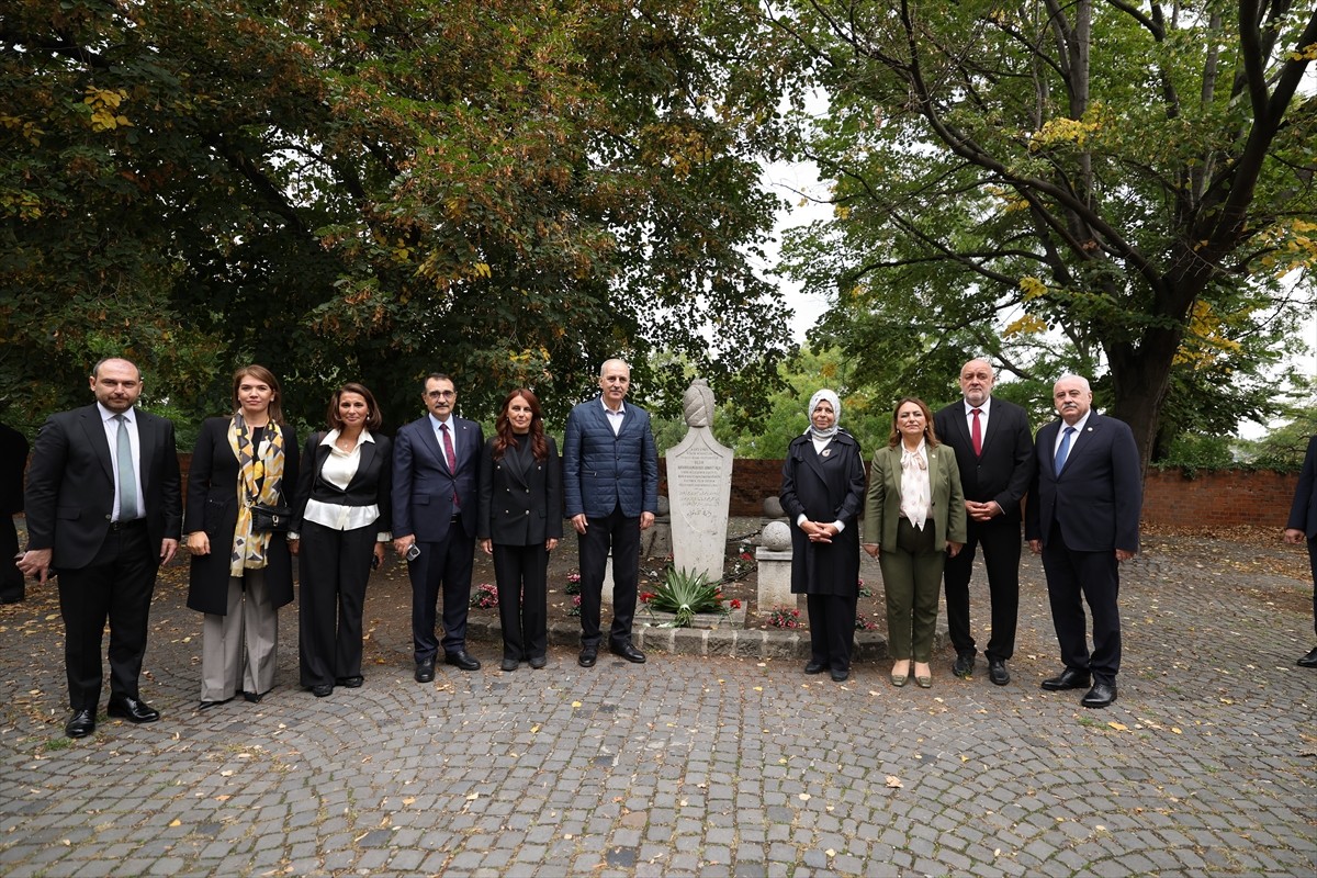 TBMM Başkanı Numan Kurtulmuş, Macaristan''da, Buda Kalesi'ndeki Osmanlı'nın son Budin Beylerbeyi...