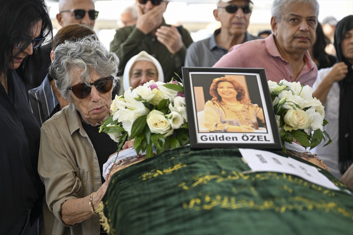 Tedavi gördüğü hastanede hayatını kaybeden Türkiye Radyo Televizyon Kurumu (TRT) spikeri Gülden...