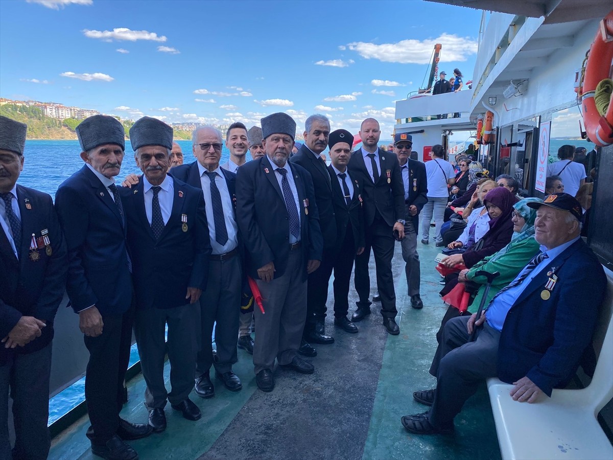 Tekirdağ'da 19 Eylül Gaziler Günü dolayısıyla şehit aileleri ve gaziler için tekne turu...