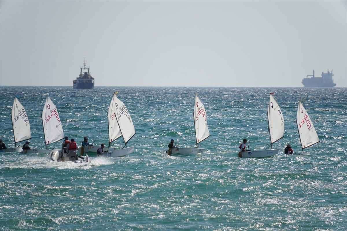 Tekirdağ'da, 9. Uluslararası Süleymanpaşa Optimist Cup Yelken Yarışları kapsamında "8. Cherry Cup"...