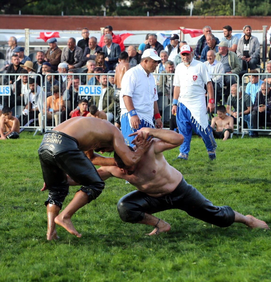  Tokat'ta 1. Ali Yücel Yağlı Pehlivan Güreşleri gerçekleştirildi.