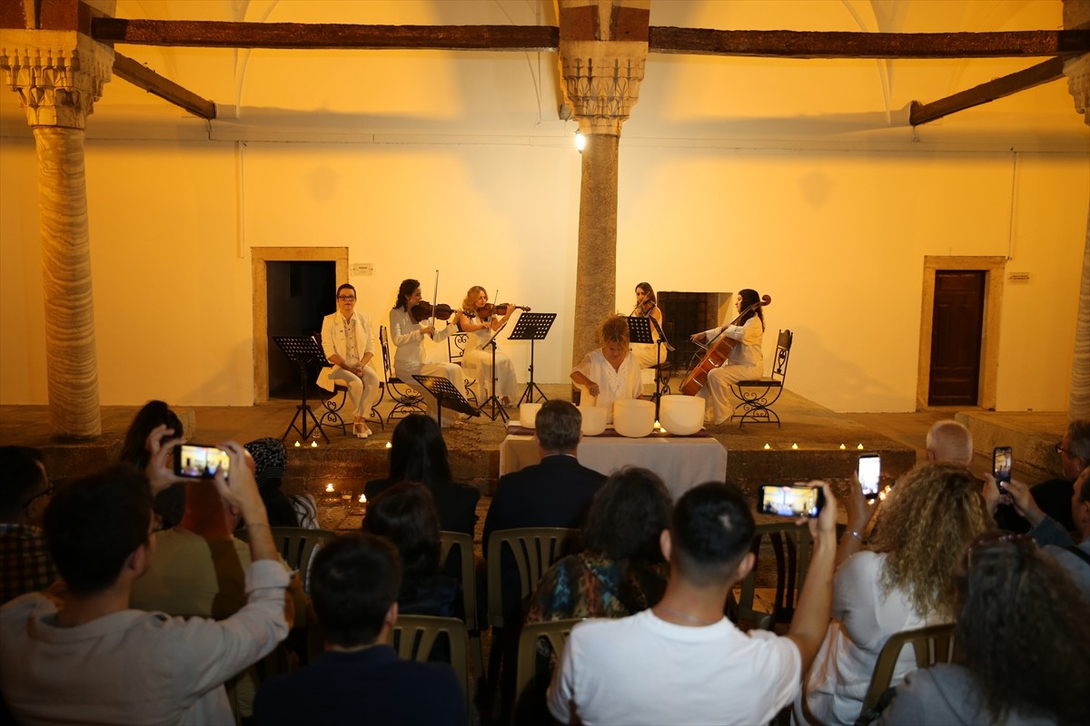 Trakya Üniversitesi (TÜ) Sultan II. Bayezid Külliyesi Sağlık Müzesi'nde "Zamanın Ötesinde Ses...