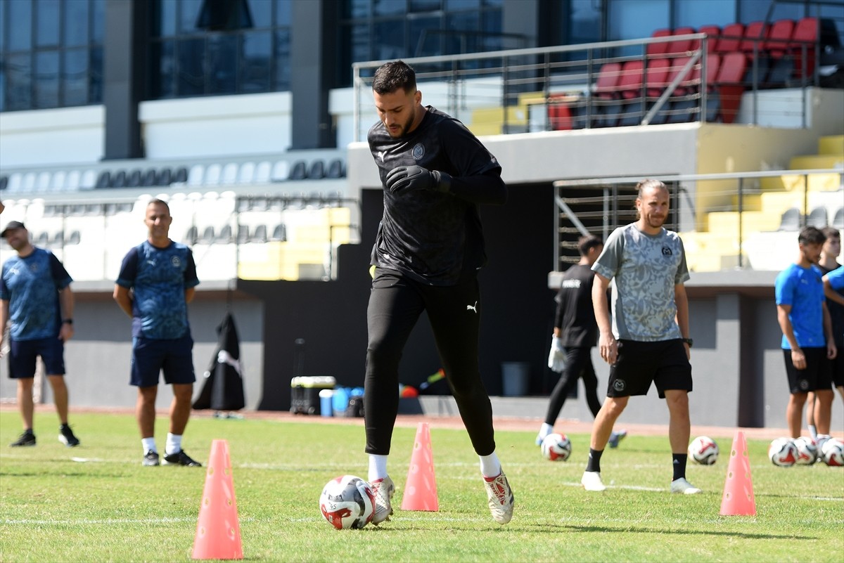 Trendyol 1. Lig'in 8. haftasında yarın Sipay Bodrum FK'yi konuk edecek Manisa FK, hazırlıklarını...