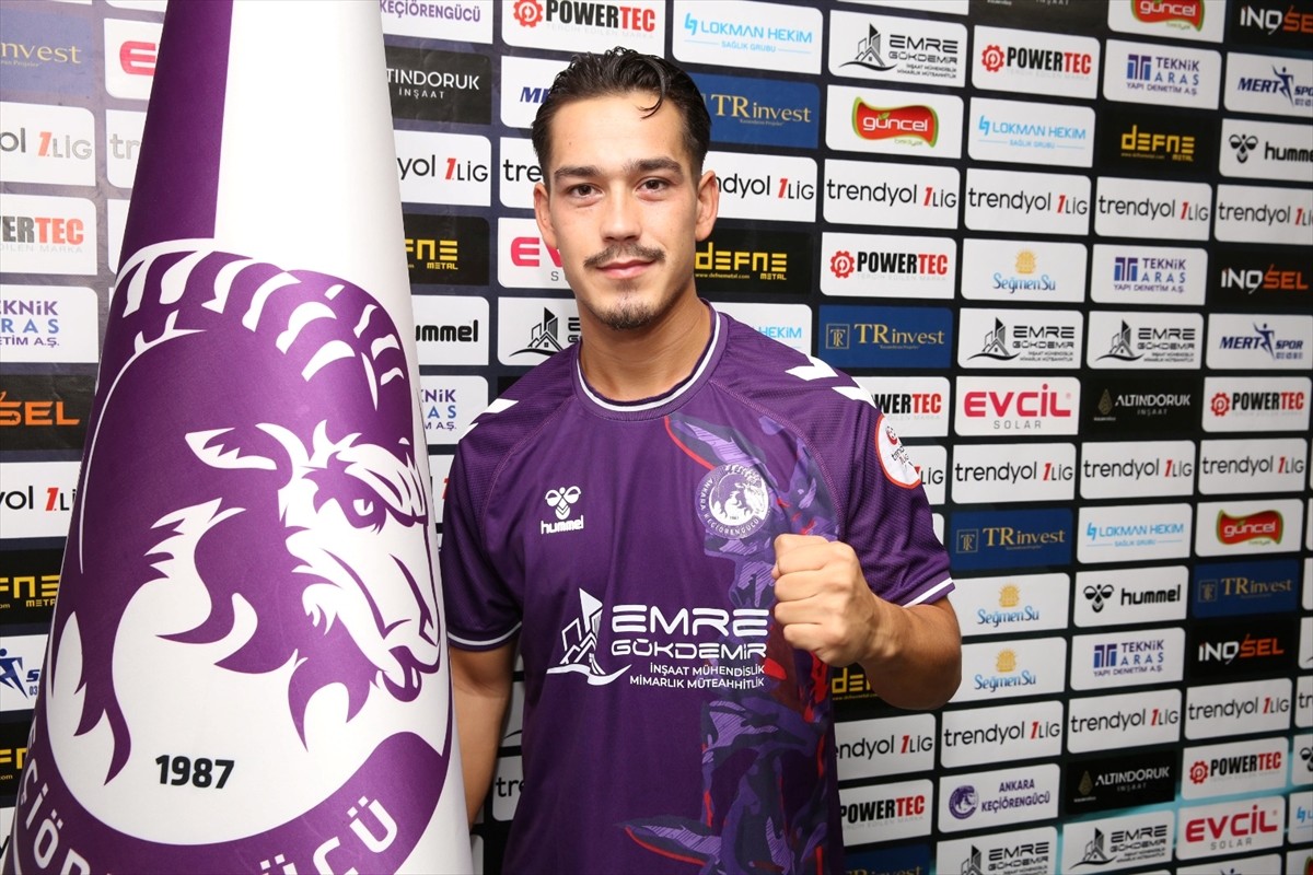Trendyol 1. Lig ekiplerinden Emre Gökdemir İnşaat Ankara Keçiörengücü, forvet oyuncusu Hüseyin...