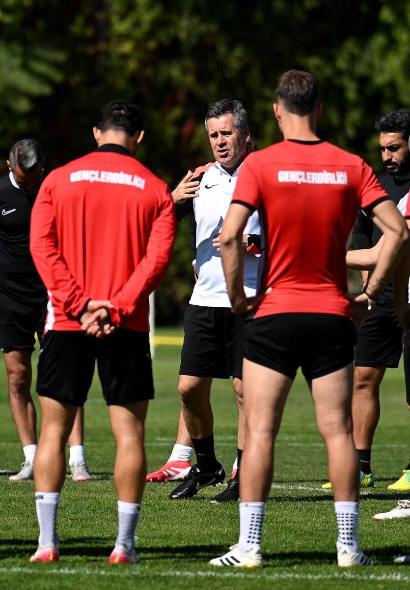 Trendyol Süper Lig 7. hafta maçında Zecorner Kayserispor'a konuk olacak Gençlerbirliği...