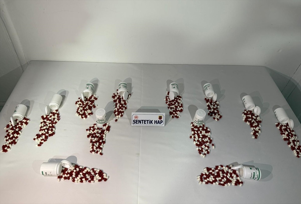 Tunceli'nin Mazgirt ilçesinde bir otomobilde sentetik uyuşturucu ele geçirildi, 2 şüpheli...